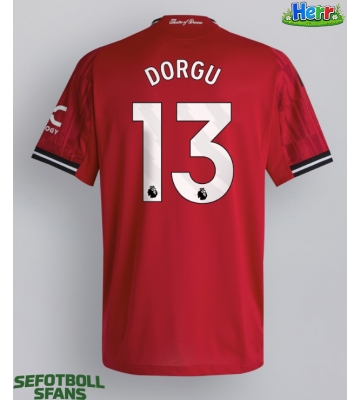 Manchester United Patrick Dorgu #13 Hemmatröja 2025-26 Kortärmad